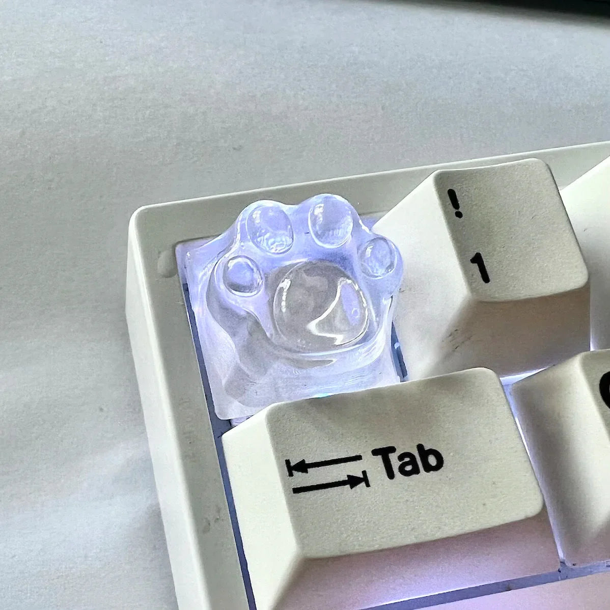 Charming Pink Cat Claw Keycaps