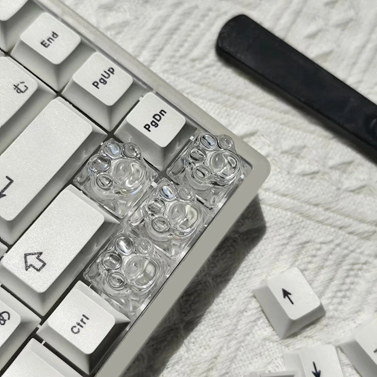 Charming Pink Cat Claw Keycaps